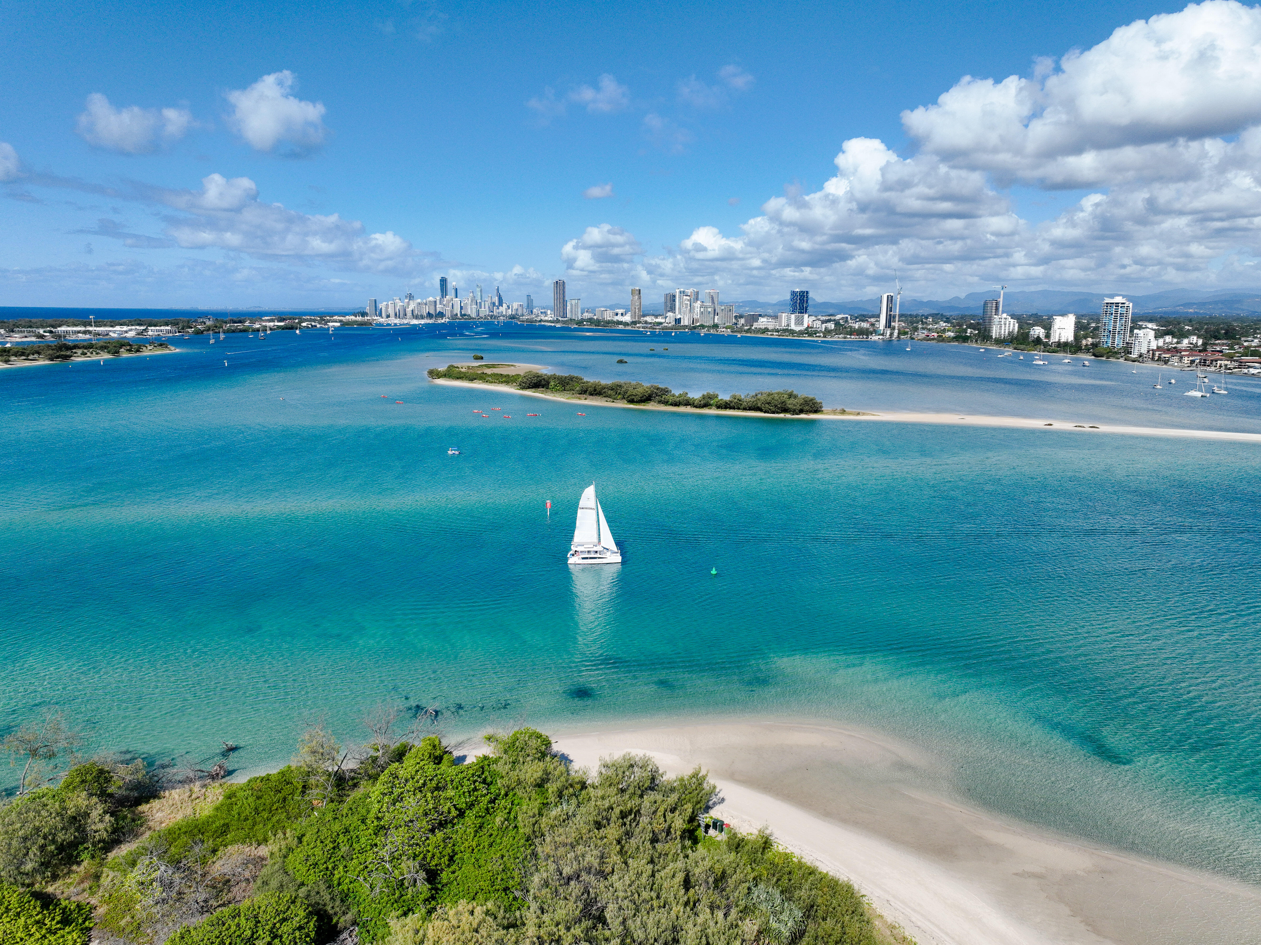 Sailing boat charter gold coast - Alt